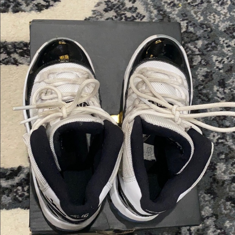 Jordan 11 Retro 2018 - Picture 4 of 5